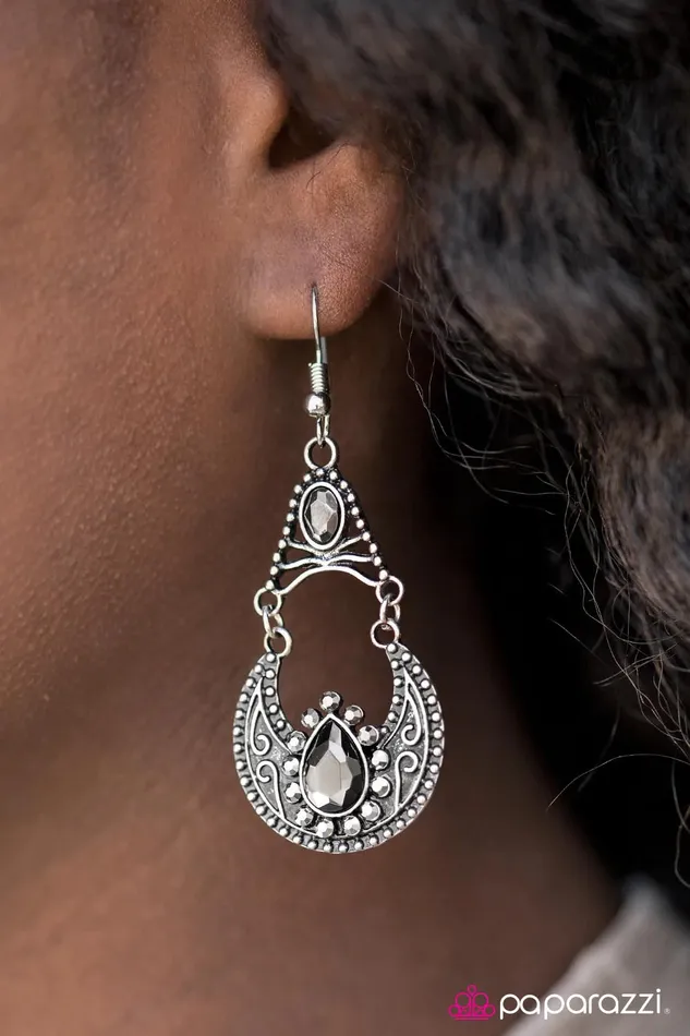 Earrings Paparazzi Jewelry Paparazzi Earring A Night In The Clouds Silver