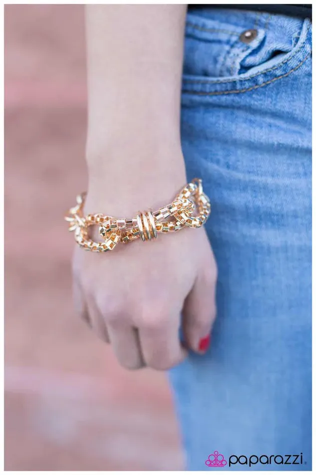 Paparazzi Jewelry Bracelets Paparazzi Bracelet In A Pinch Gold