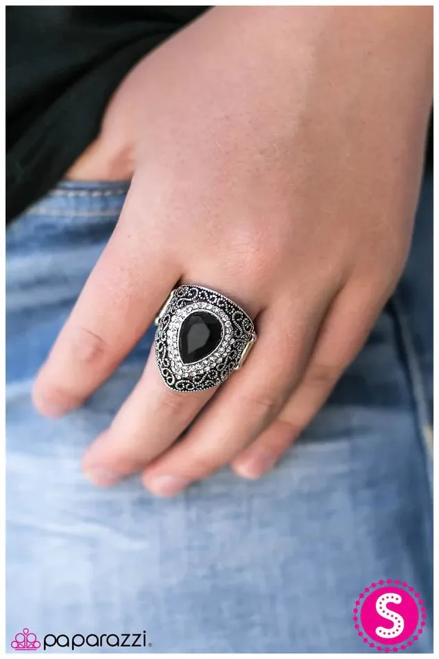 Rings Paparazzi Ring Queen Regnant Black Paparazzi Jewelry