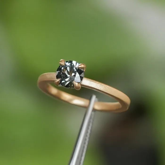 092ct ColorShifting Songean Sapphire Flat Band 4 Prong Solitaire in 18k Yellow Gold Quest Minerals Rings