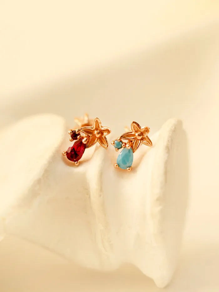 Earrings MinimalBijoux 14K Gold Mini Maple Color CZ Cartilage Earring 18G16G