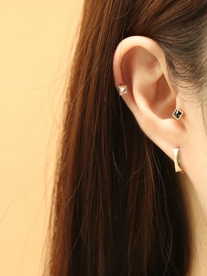 MinimalBijoux Earrings 14K Gold Daily Square CZ Cartilage Earring 20G18G16G