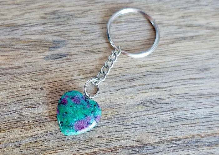 Magic Crystals Necklaces Zoisite Stone Handmade Heart Keychain