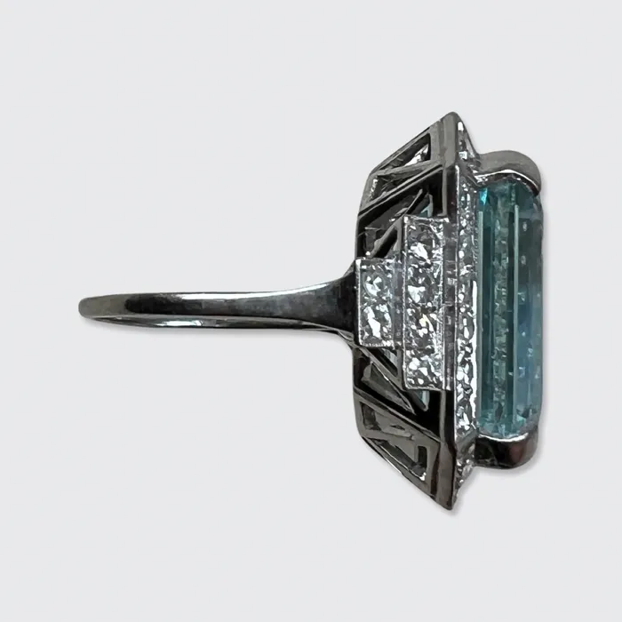 21stfinds Rings Vintage Aquamarine Diamond Cocktail Ring