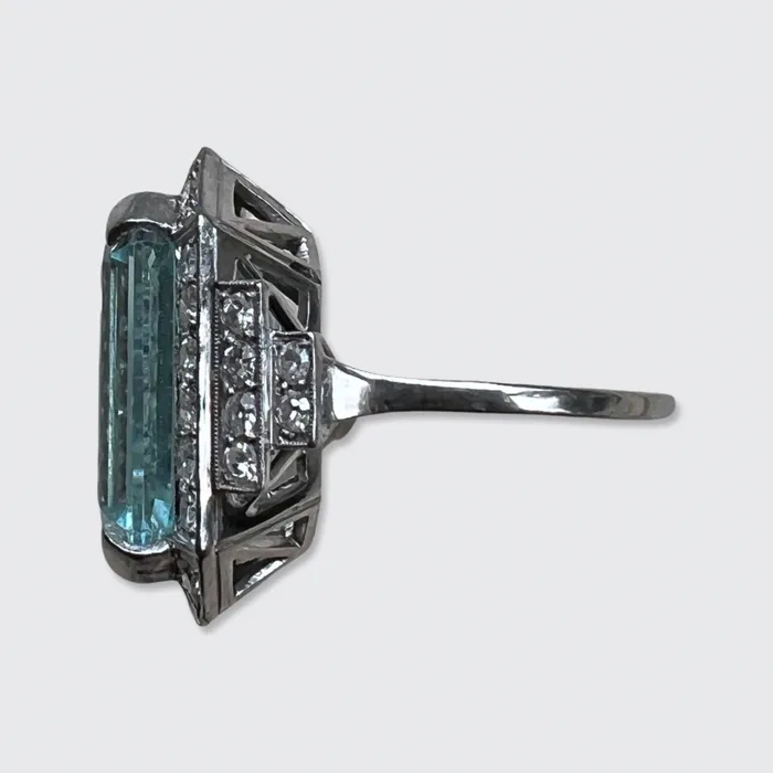 21stfinds Rings Vintage Aquamarine Diamond Cocktail Ring
