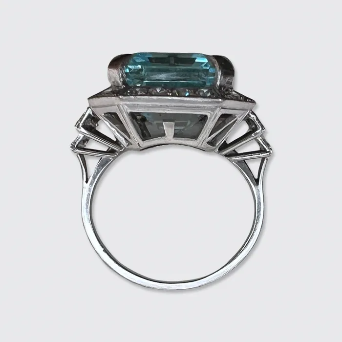 21stfinds Rings Vintage Aquamarine Diamond Cocktail Ring