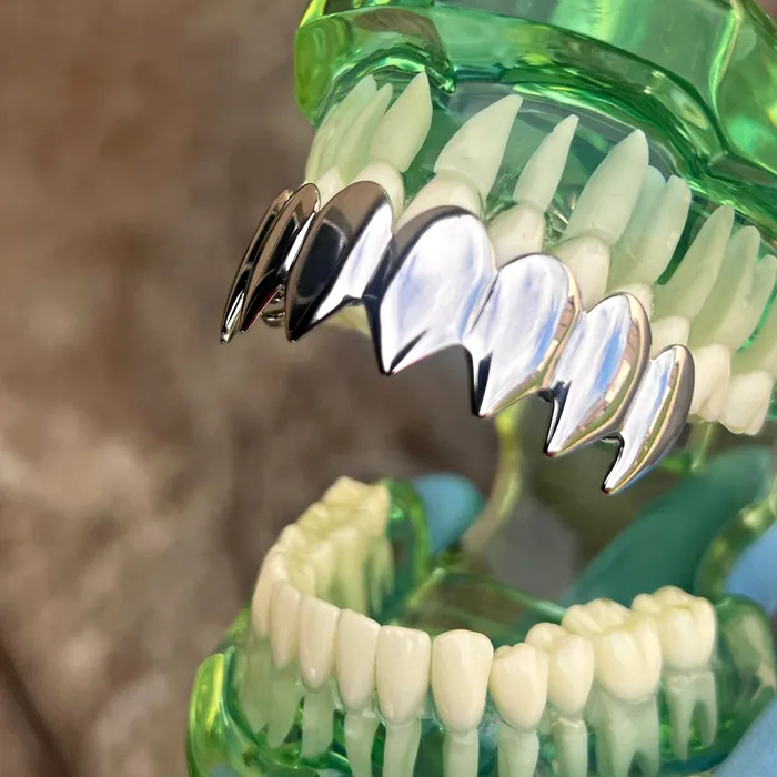 Bling Cartel Rings Shark Grillz Eight Top Teeth Plain Silver Tone