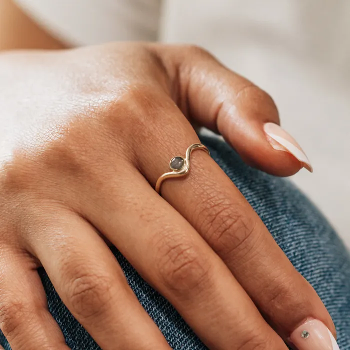Chevron Circle Setting Cremation Ring in 14K Rose Gold closebymejewelry Rings