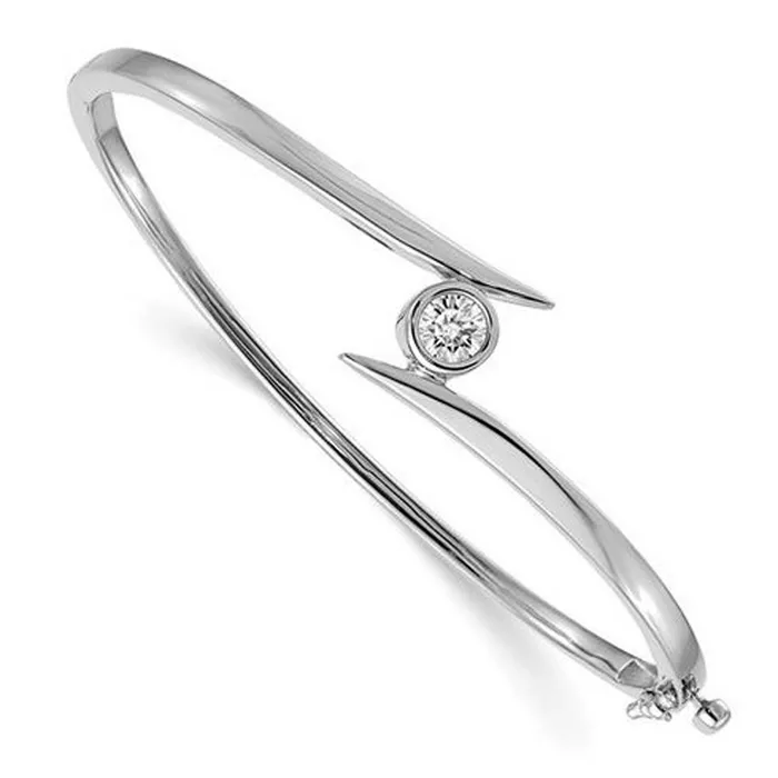 deBebians Bracelets 14kt White Gold Forever One Round Moissanite Bangle Bracelet