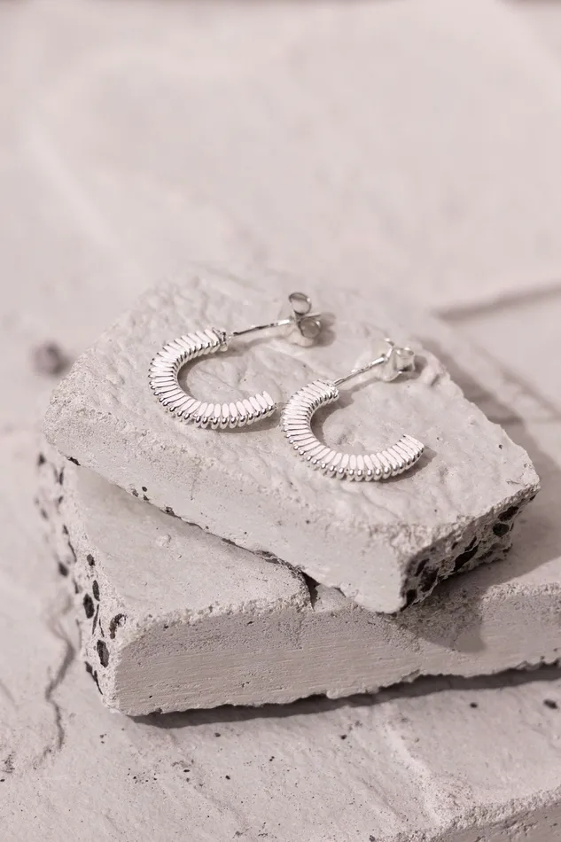 Kty Earrings Ribbed Hoop Stud Earrings Silver
