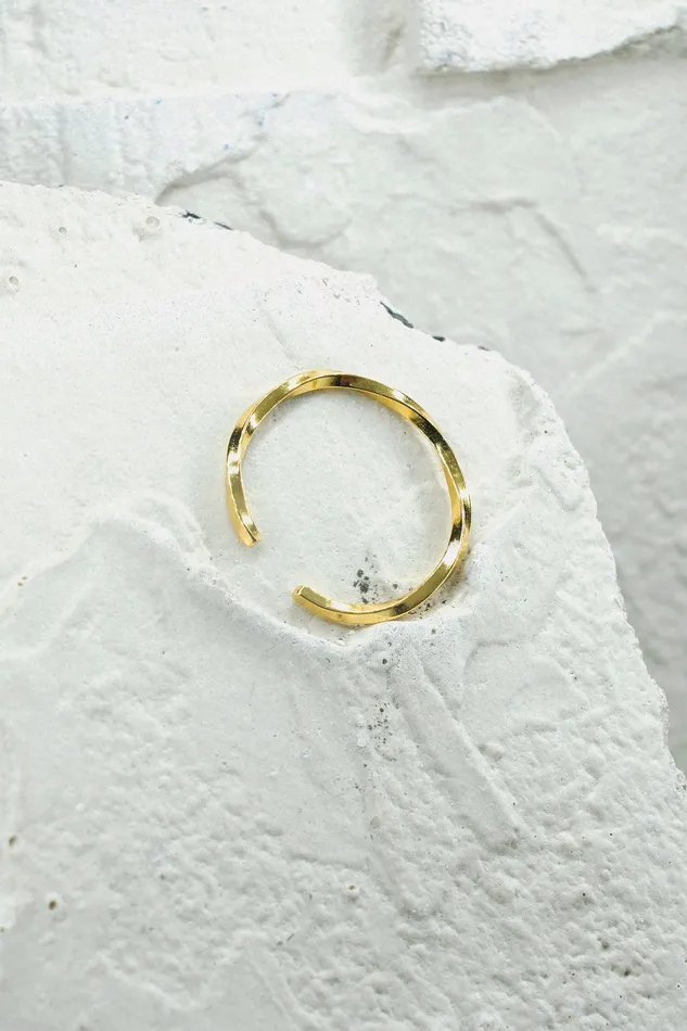 Kty Rings Little Twisted Bar Multisize Ring Gold