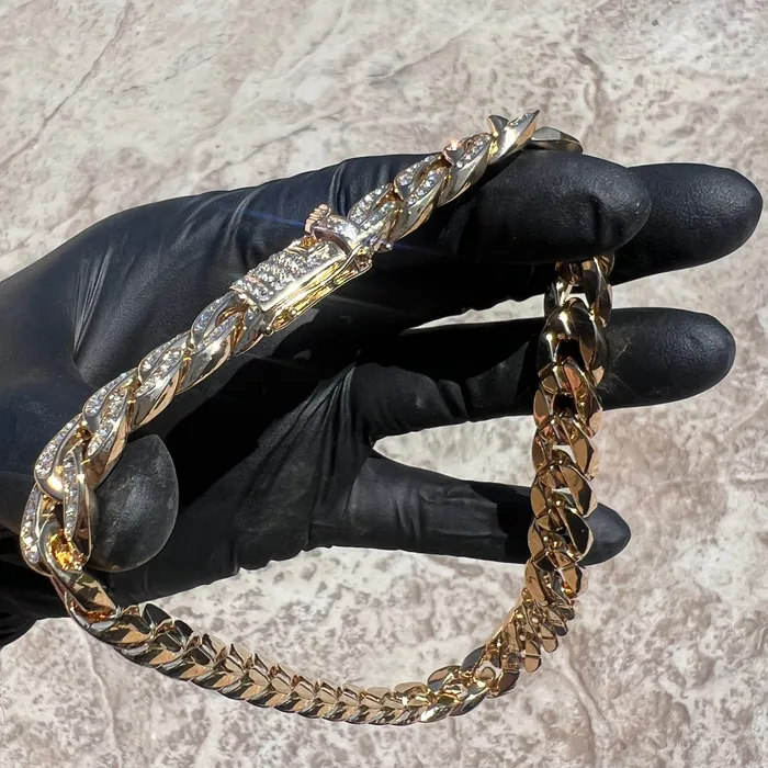 Necklaces Bling Cartel 14k Gold Plated Cuban Link Chain Iced CZ Bling Out Necklace 13mm 1624