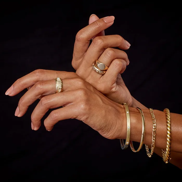 Rings ESQUELETO Essentials Round Gold Signet Ring