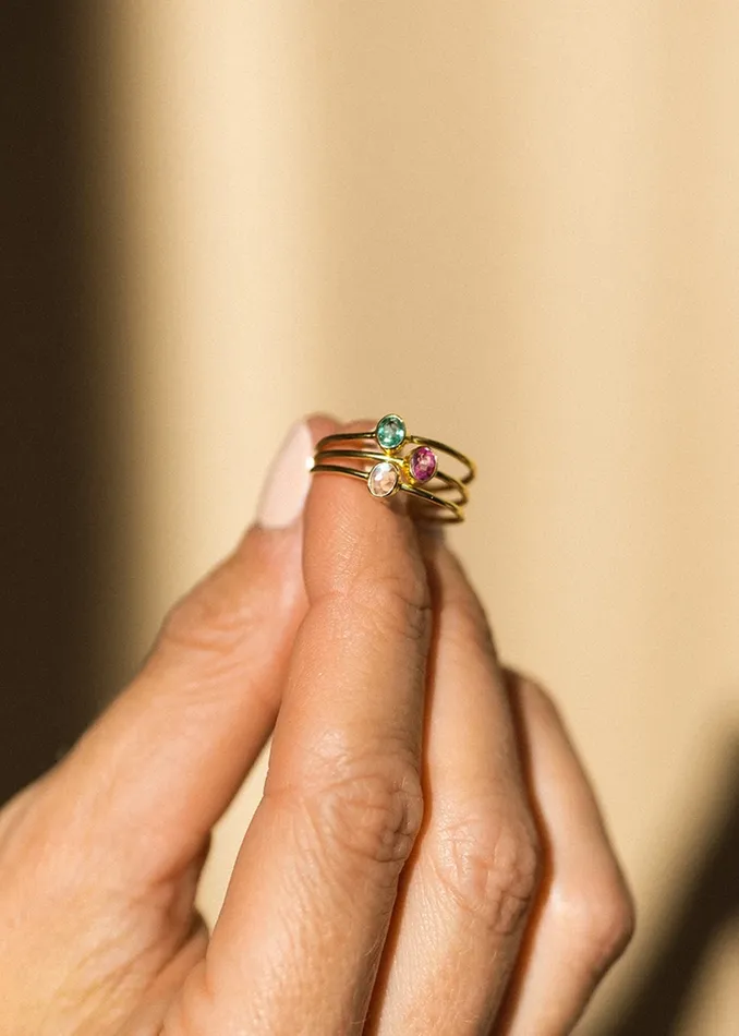 Rings Leah Alexandra Petite Oval Ring Emerald
