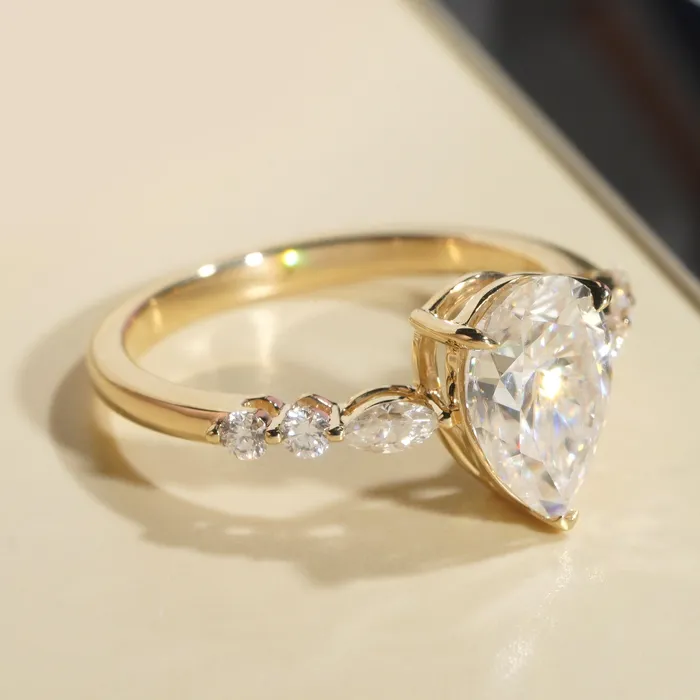 VVS Jewelry Rings 10K Solid Gold PearCut Moissanite Engagement Ring