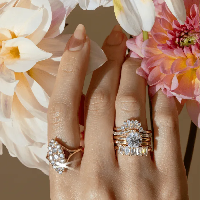 White Diamond Quinn Wave Band Marrow Fine Rings