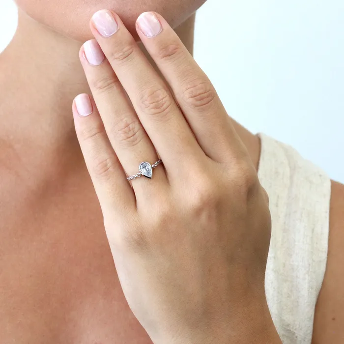 BERRICLE Solitaire Bezel Pear CZ Chain Ring in Sterling Silver 08ct Rings