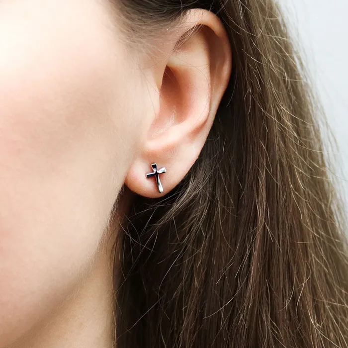 Earrings BERRICLE Cross Stud Earrings in Sterling Silver