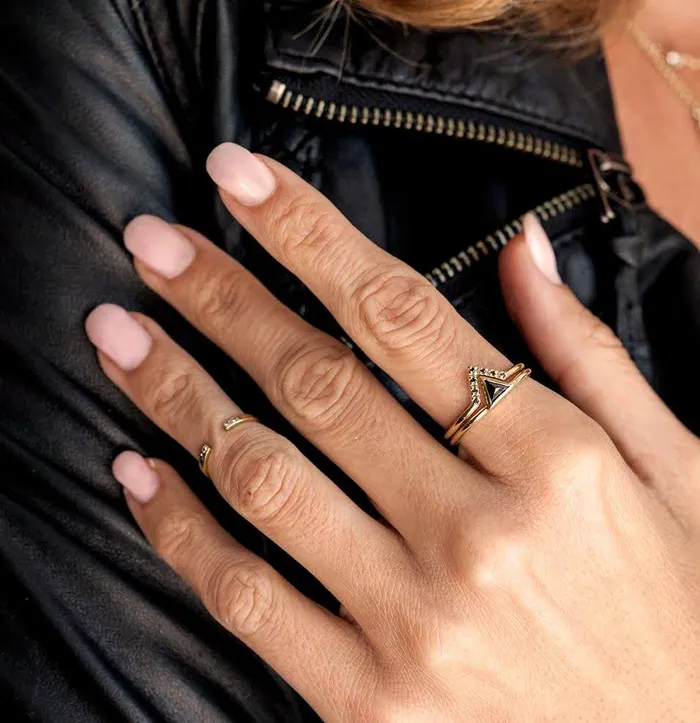 Elegant Black Diamond Chevron Gold Ring with Prong Setting Capucinne Rings