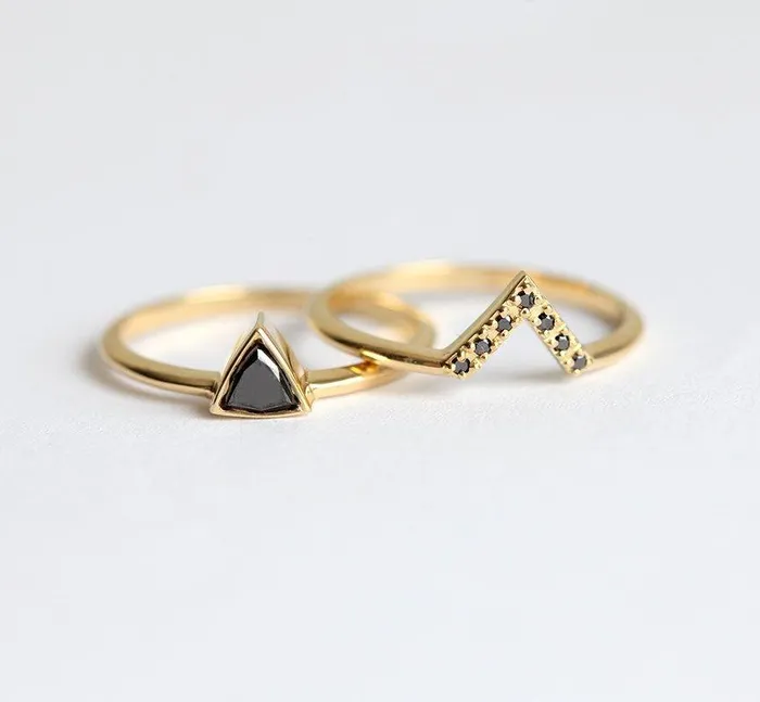 Elegant Black Diamond Chevron Gold Ring with Prong Setting Capucinne Rings