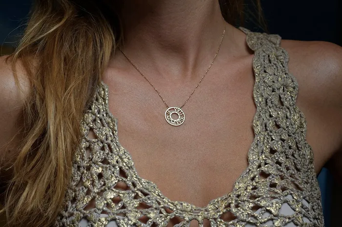 Necklaces capucinne Gold Circle Necklace Roman Numerals Necklace