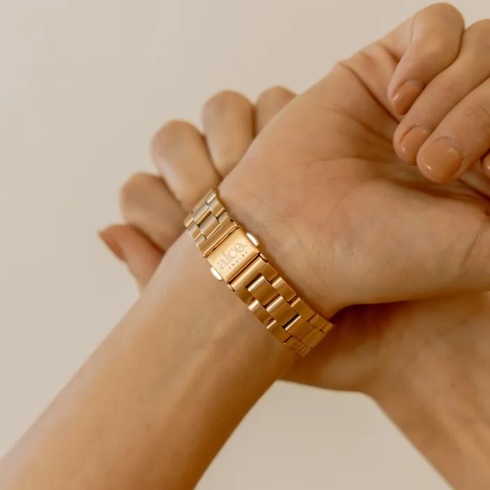 Rings ALCO Stainless Steel Linked Apple Watch Band Gold