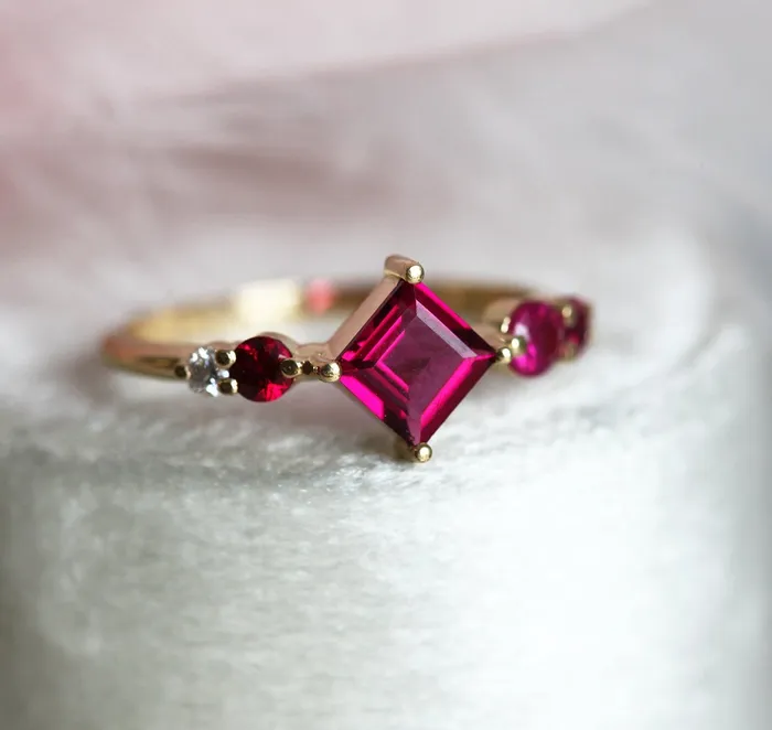 Rings Capucinne Gigi Pink Tourmaline Rubis Diamonds Cluster Ring Ready to Ship