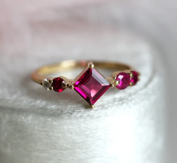 Rings Capucinne Gigi Pink Tourmaline Rubis Diamonds Cluster Ring Ready to Ship